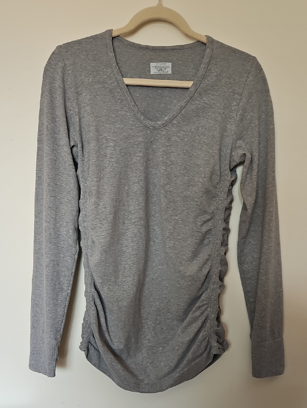 Athleta XL V-Neck Long Sleeve Ruched Side Top